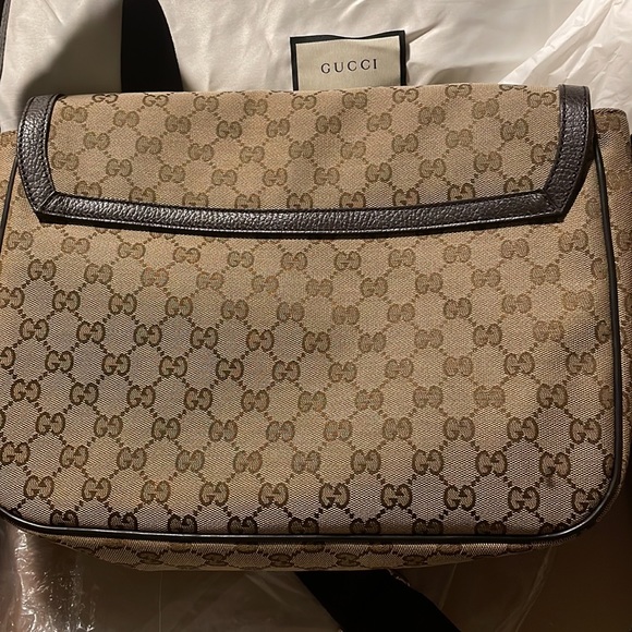 Gucci Messenger bag and dust bag included. No receipt available. Authentic. - Picture 8 of 9